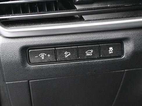 Used 2025 Kia Telluride EX w/ EX Captain's Chair Package FWD image 16