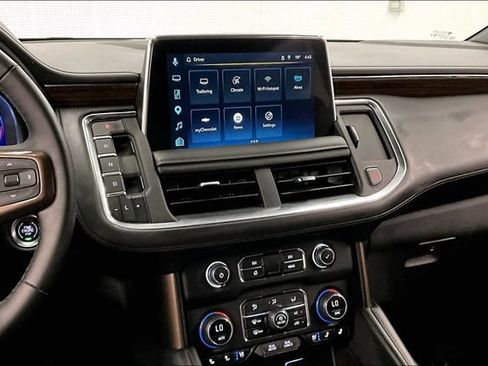 Used 2024 Chevrolet Tahoe High Country AWD/4WD image 7