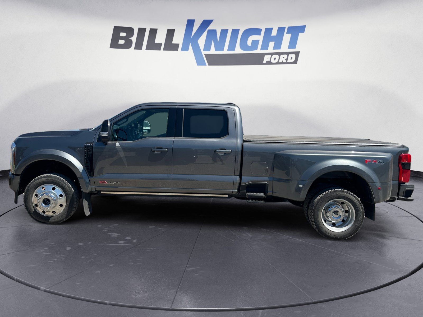 Used 2025 Ford F450 Platinum w/ FX4 Off-Road Package AWD/4WD image 2