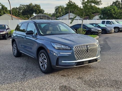 Used 2023 Lincoln Corsair FWD image 3
