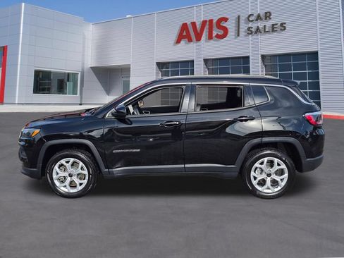 Used 2025 Jeep Compass Latitude AWD/4WD image 10
