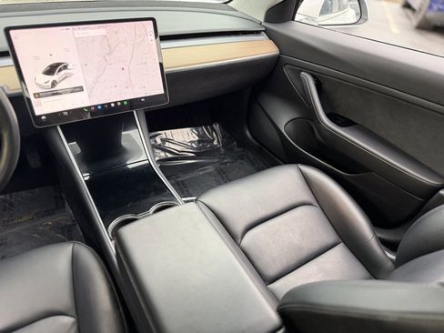 Used 2020 Tesla Model 3 Standard Range Plus image 42