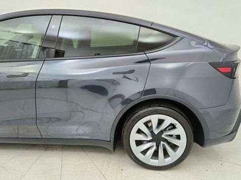 Used 2026 Tesla Model Y Long Range image 10