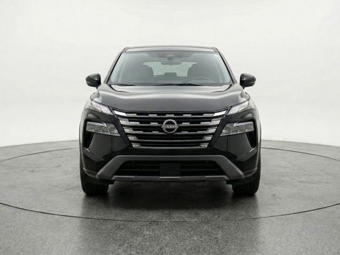 Used 2025 Nissan Rogue SV FWD image 2