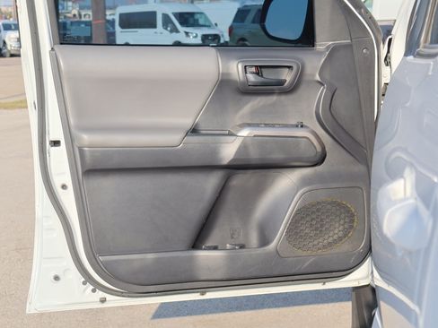 Used 2022 Toyota Tacoma SR5 image 12