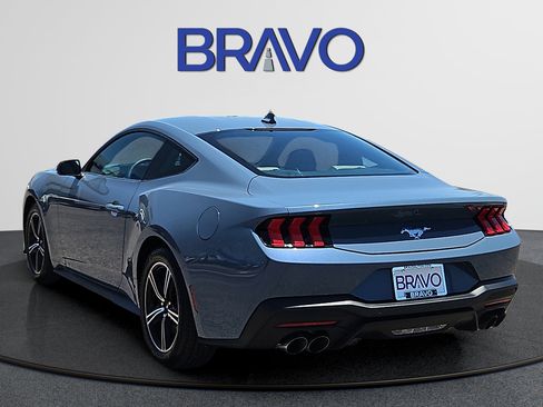 Used 2025 Ford Mustang Coupe RWD image 3