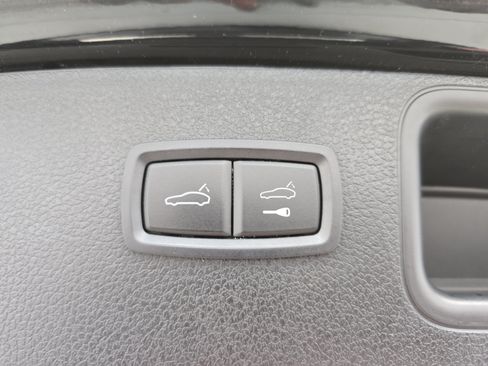 Used 2021 Porsche Macan AWD/4WD image 13