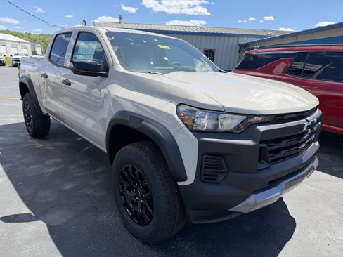 New 2026 Chevrolet Colorado Trail Boss AWD/4WD image 2