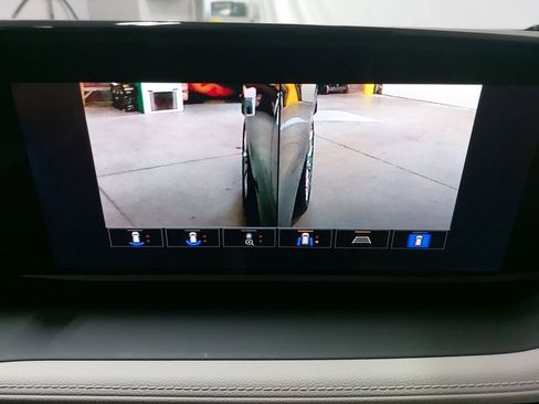 Used 2024 Buick Encore GX Avenir w/ Avenir Technology Package FWD image 27