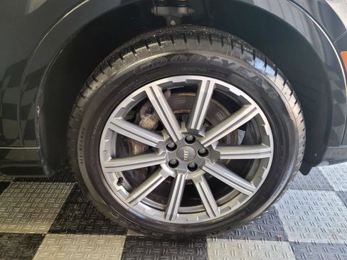 Used 2017 Audi Q7 3.0T Premium Plus w/ Premium Plus Package image 33