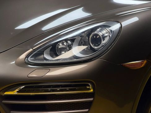 Used 2014 Porsche Cayenne AWD/4WD image 6