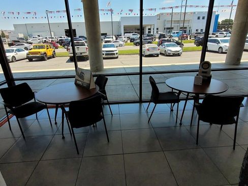 Used 2024 RAM 1500 Laramie image 37