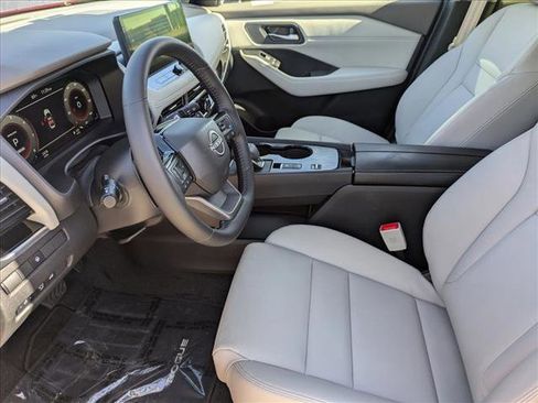 Used 2025 Nissan Rogue SL image 16