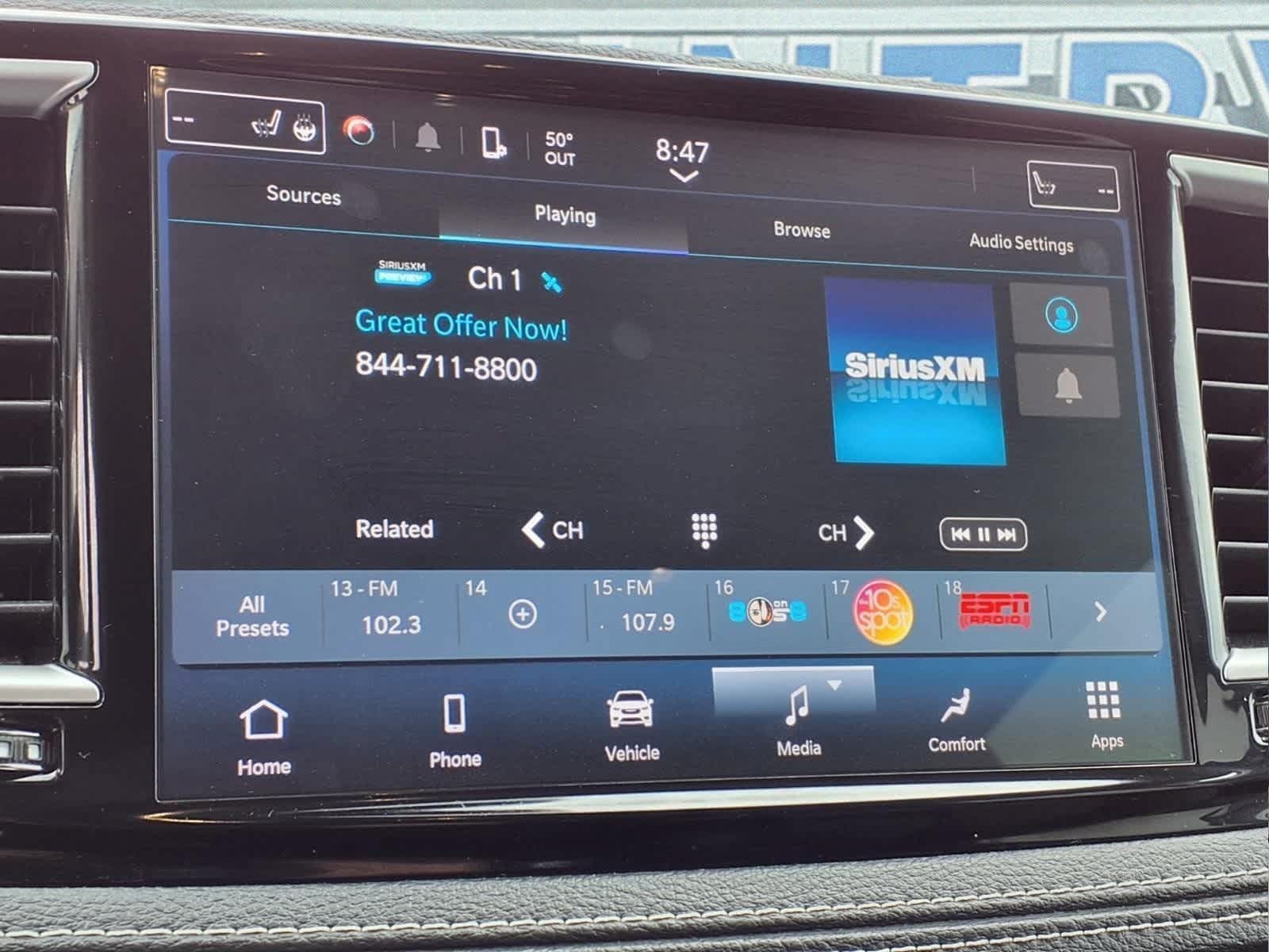 Used 2024 Chrysler Pacifica Touring-L FWD image 18