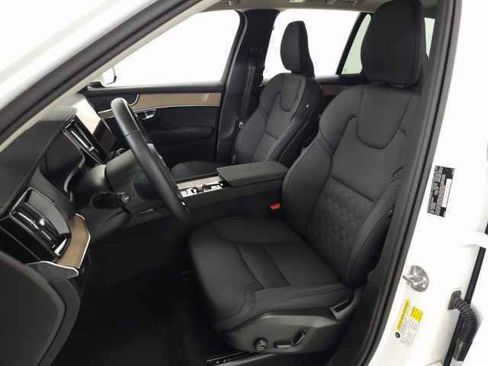 Certified 2025 Volvo XC90 B6 Plus image 19