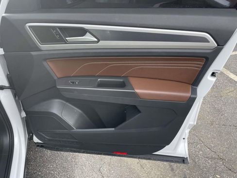 Used 2022 Volkswagen Atlas SEL R-Line image 46