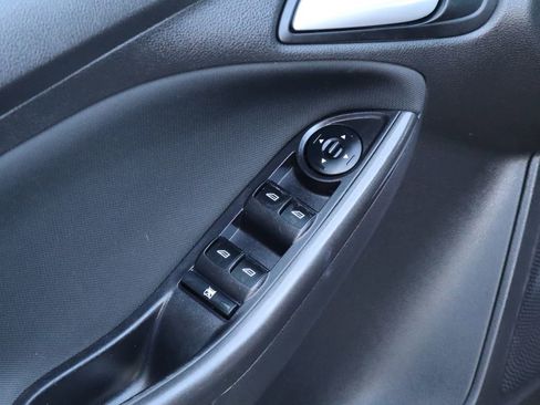 Used 2017 Ford Focus SEL image 15