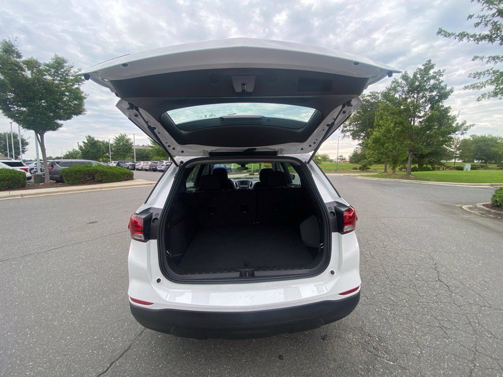 Used 2024 Chevrolet Equinox LS FWD image 40