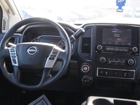 Used 2024 Nissan Titan SV image 23