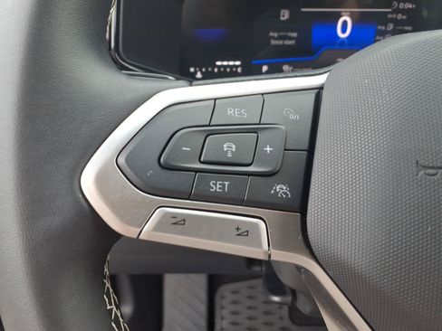 Certified 2025 Volkswagen Taos S AWD/4WD image 19