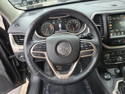 Used 2017 Jeep Cherokee Limited AWD/4WD image 12