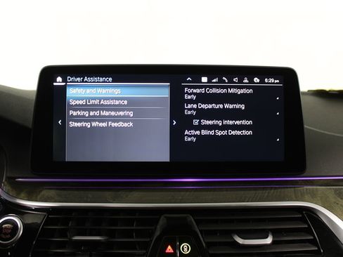 Used 2023 BMW 530e w/ M Sport Package image 18