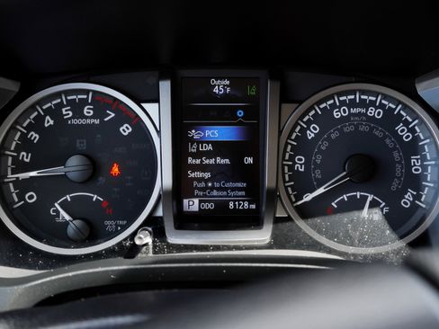 Used 2023 Toyota Tacoma SR5 w/ Technology Package AWD/4WD image 39