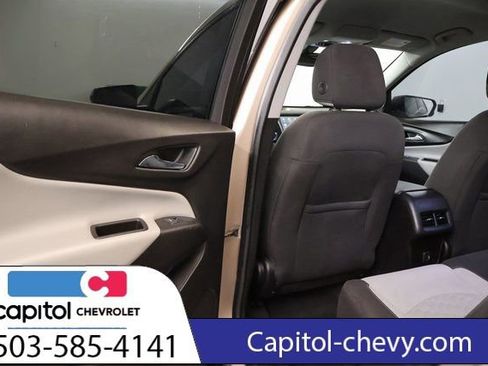 Used 2019 Chevrolet Equinox LS image 27