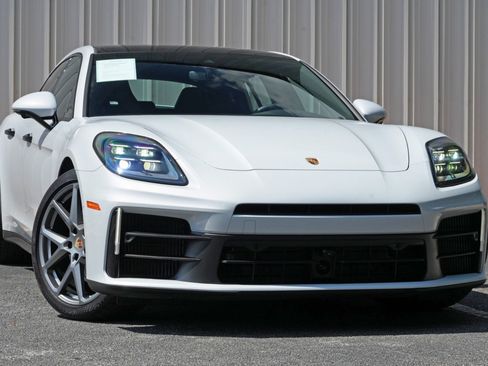 Used 2025 Porsche Panamera w/ Premium Package RWD image 4