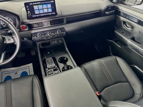 Used 2025 Honda Pilot EX-L image 31