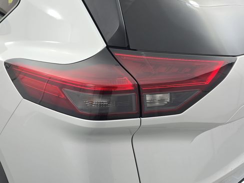 Used 2022 Nissan Rogue SV FWD image 30
