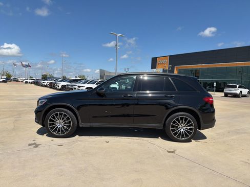 Used 2019 Mercedes-Benz GLC 300 image 2
