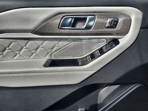 New 2026 Ford Explorer Platinum image 17
