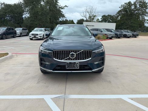 Certified 2023 Volvo XC60 B5 Plus w/ Climate Package image 9