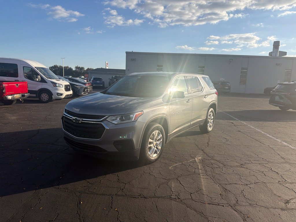 Used 2018 Chevrolet Traverse LS FWD image 2