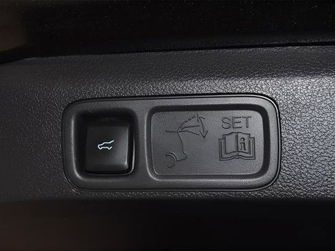 Used 2024 Ford Expedition Limited image 38