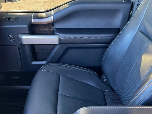 Used 2022 Ford F350 Lariat w/ Black Appearance Package image 19