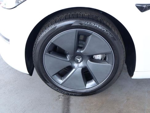 Used 2023 Tesla Model 3 Standard Range RWD image 12
