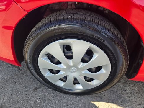 Used 2014 Toyota Prius C One image 31