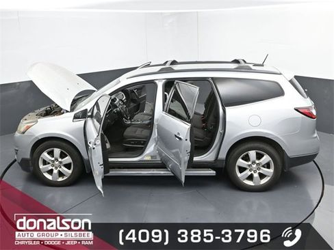 Used 2017 Chevrolet Traverse LT w/ Style and Technology Package image 26