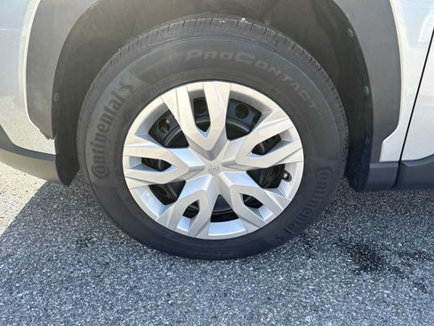 Used 2022 Toyota Corolla Cross L FWD image 12
