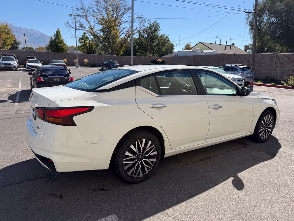 Used 2025 Nissan Altima 2.5 SV AWD/4WD image 5