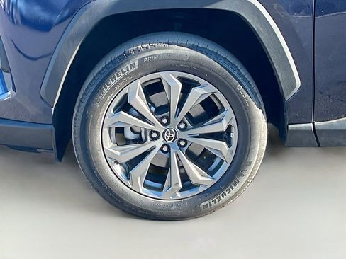 Used 2022 Toyota RAV4 Limited AWD/4WD image 32