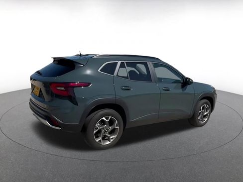 Used 2025 Chevrolet Trax LT FWD image 15