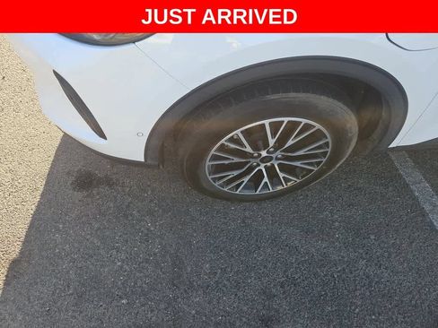 Used 2023 Ford Escape SE w/ PHEV Premium Package FWD image 3