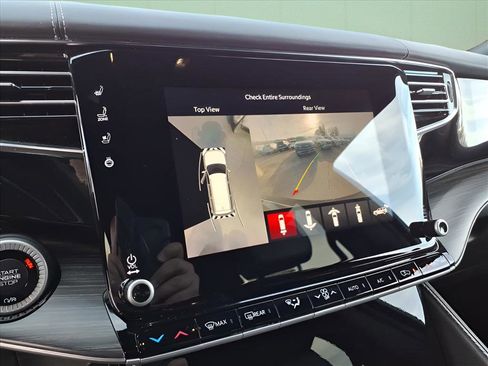 Used 2023 Jeep Wagoneer L Series III w/ Rear Seat Video Group 1 image 19