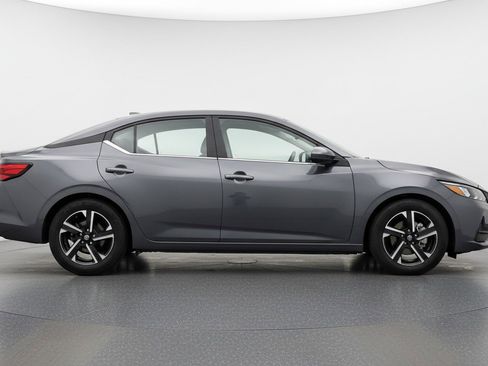 Used 2025 Nissan Sentra SV image 11