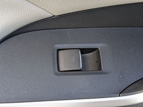 Used 2025 Toyota RAV4 XLE Premium image 29