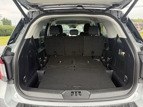 Used 2025 Ford Explorer Active image 6