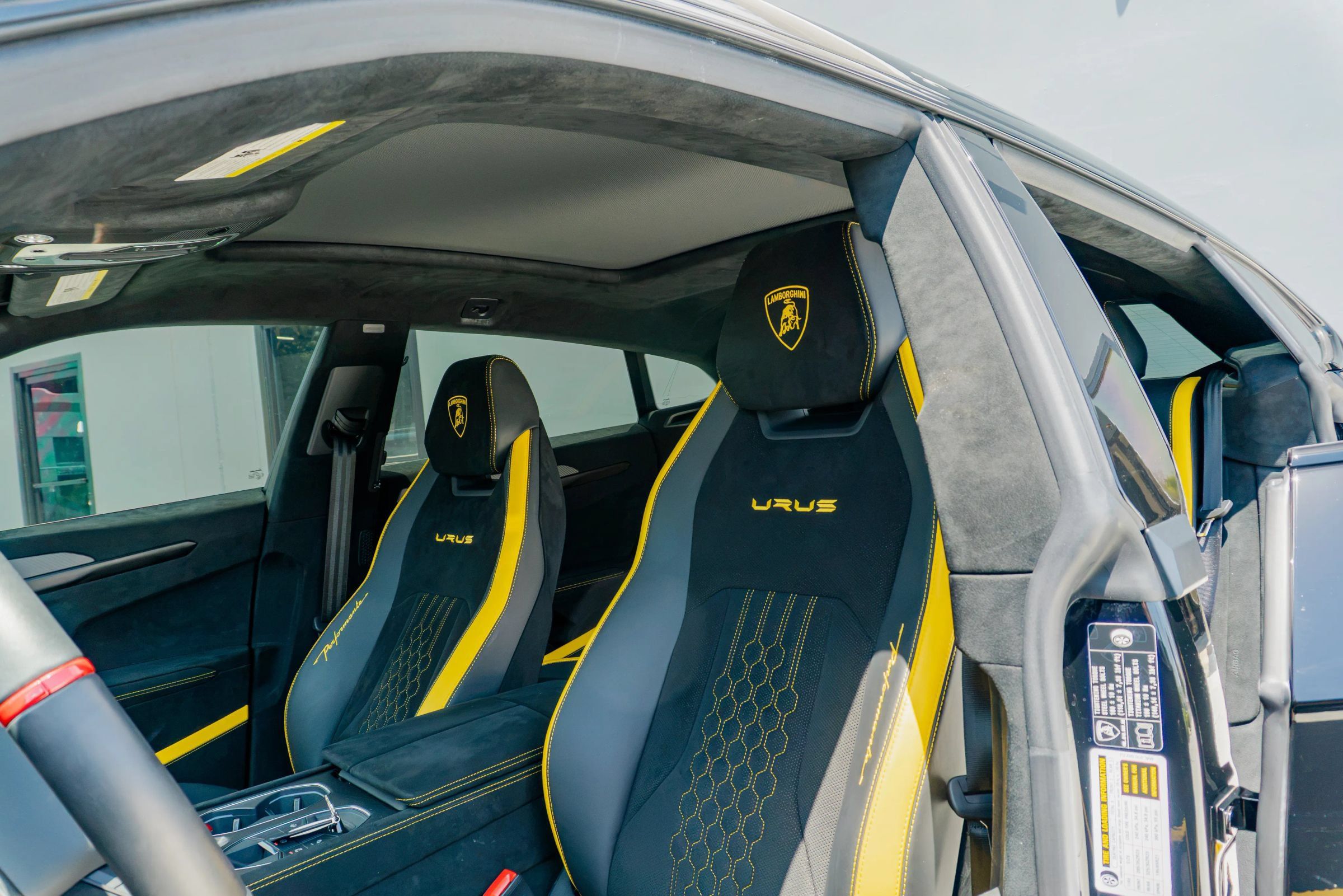 Used 2024 Lamborghini Urus Performante AWD/4WD image 50
